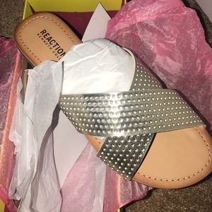 NWOT KENNETH COLE REACTION SANDALS.